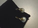 Goldene Ohranhänger 18 Karat mit großer Perle