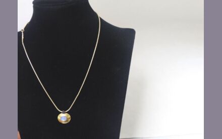DESIGNER COLLIER 18 Karat mit OPAL