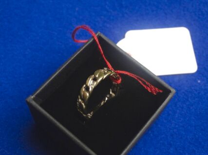 Goldener Vintage Ring mit Steinen