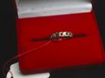 Goldener Vintage Ring mit Steinen