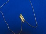 Goldene UNOAFERRE Kette mit Anhänger - Edelsteine