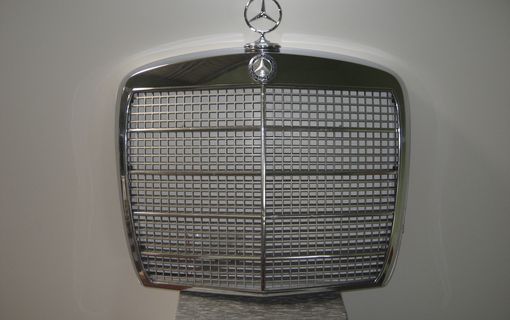 Original alte Mercedes Benz Kühlermaske - Schlüsselkasten