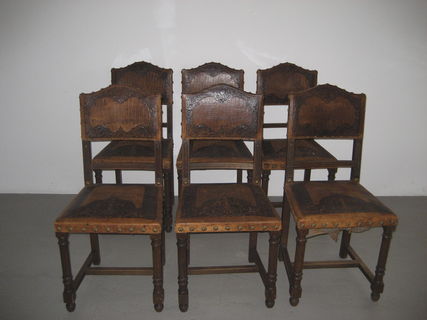 Antike Stühle geprägtes Leder