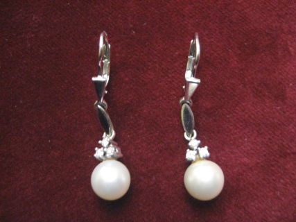 Paar Ohrhänger 585/ WG 6 Diamanten 2 Perlen
