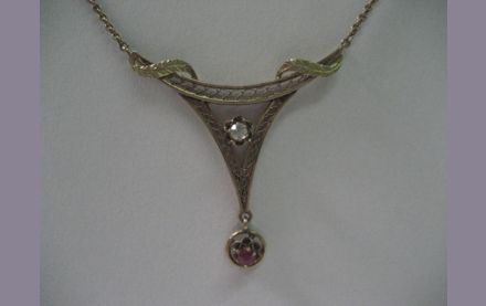 Collier - 14Karat mit weißen Saphir und Rubin um 1900