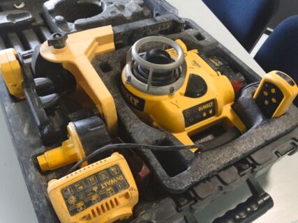 DeWALT Rotationslaser Komplett Full Set mit Stativ